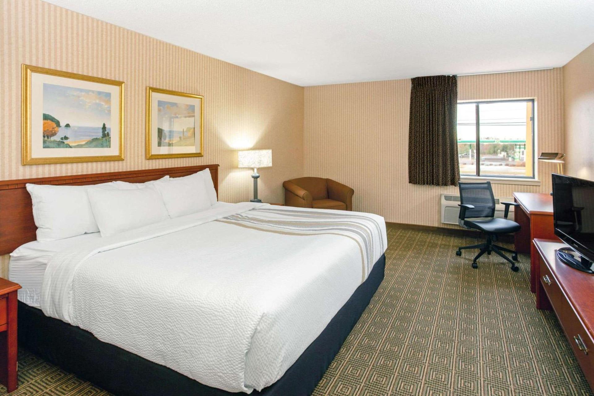 La Quinta by Wyndham Stevens Point photo 9