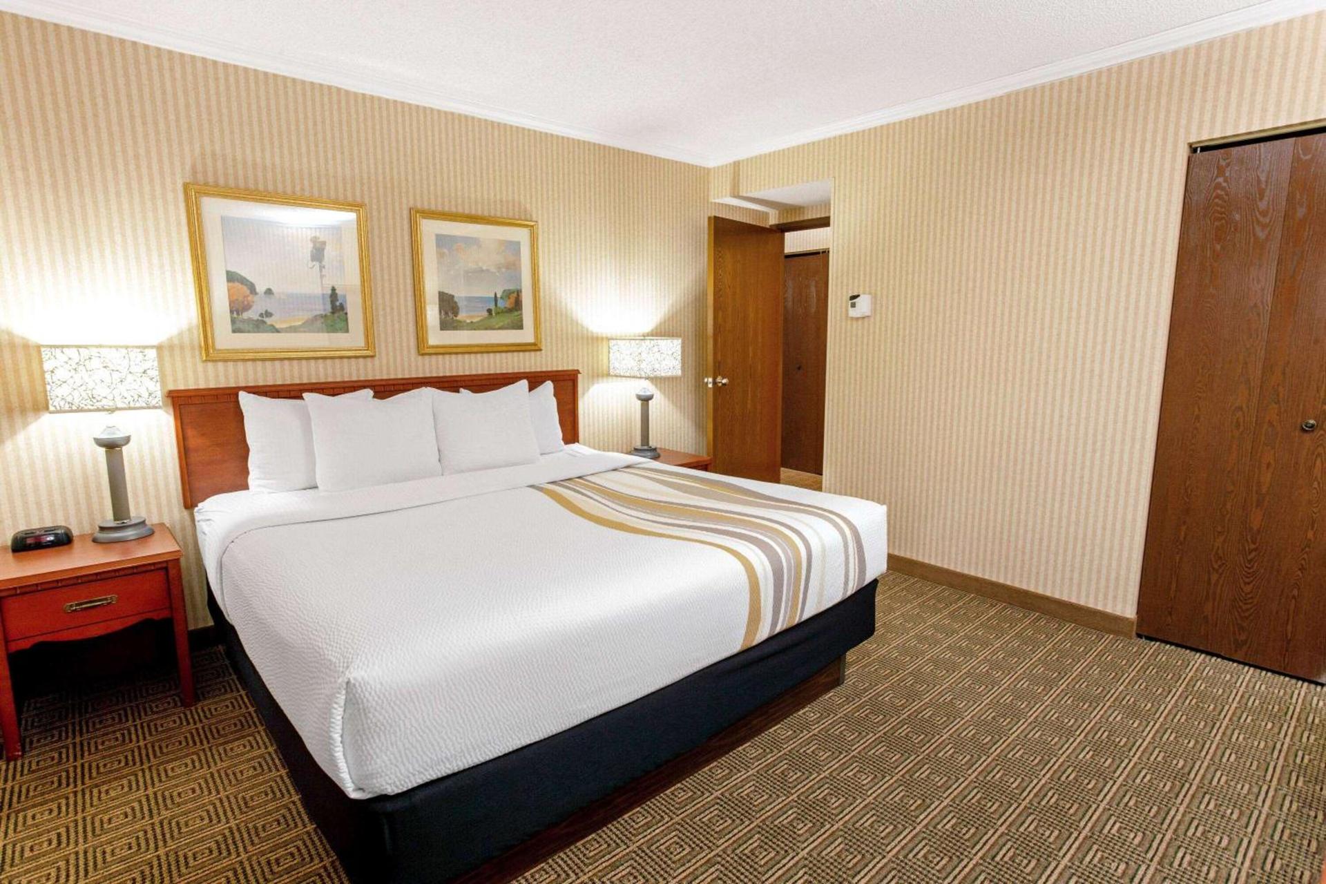 La Quinta by Wyndham Stevens Point photo 6