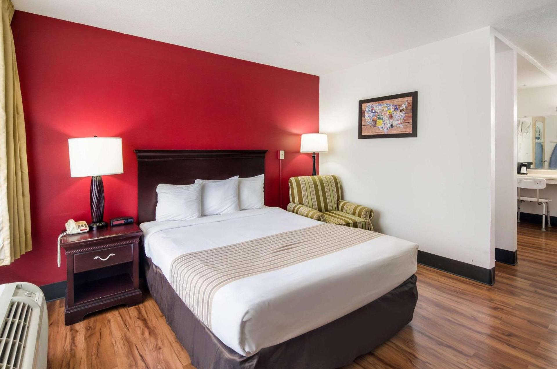 Econo Lodge Marion I-81 photo 11
