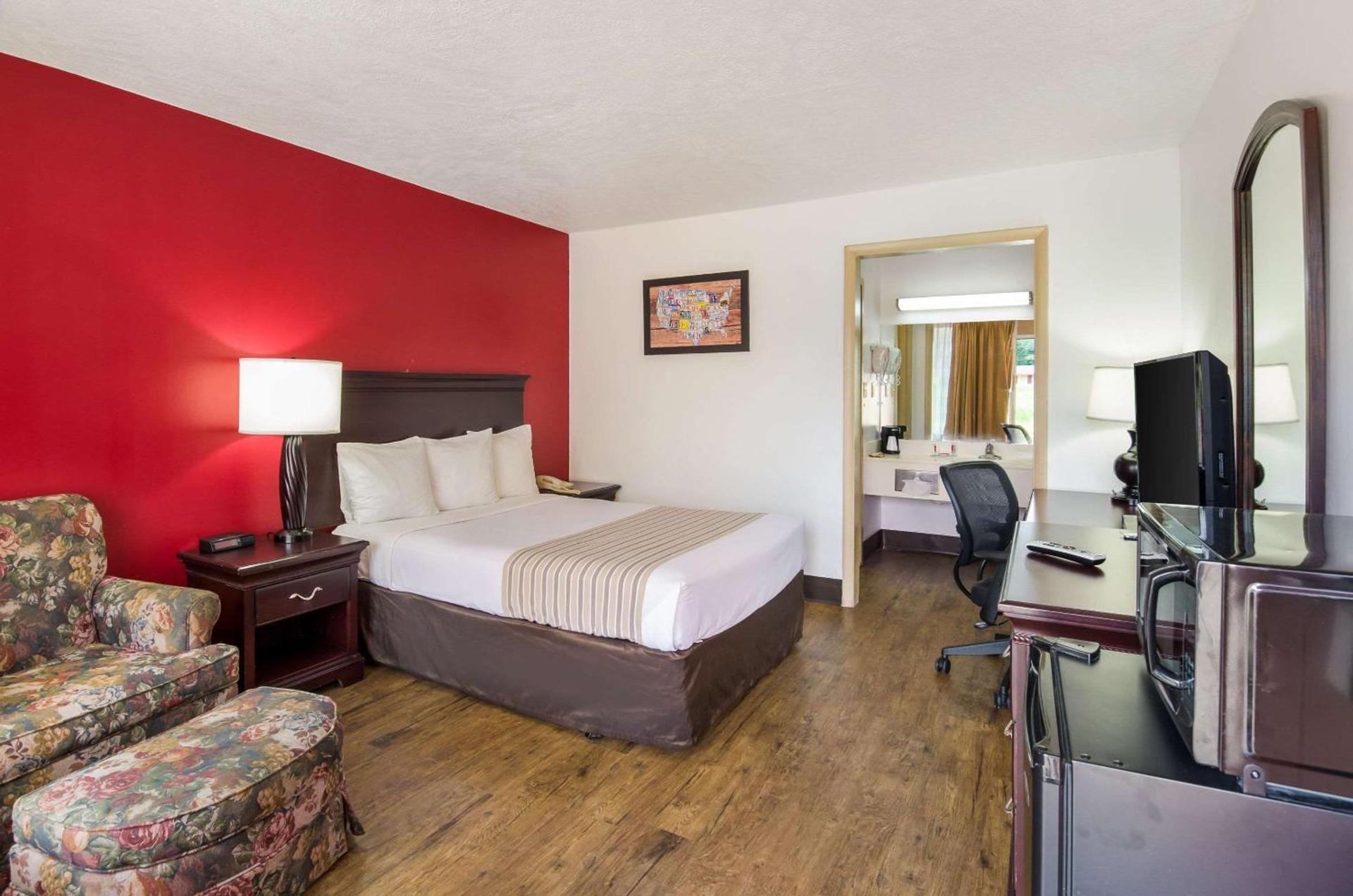 Econo Lodge Marion I-81 photo 14