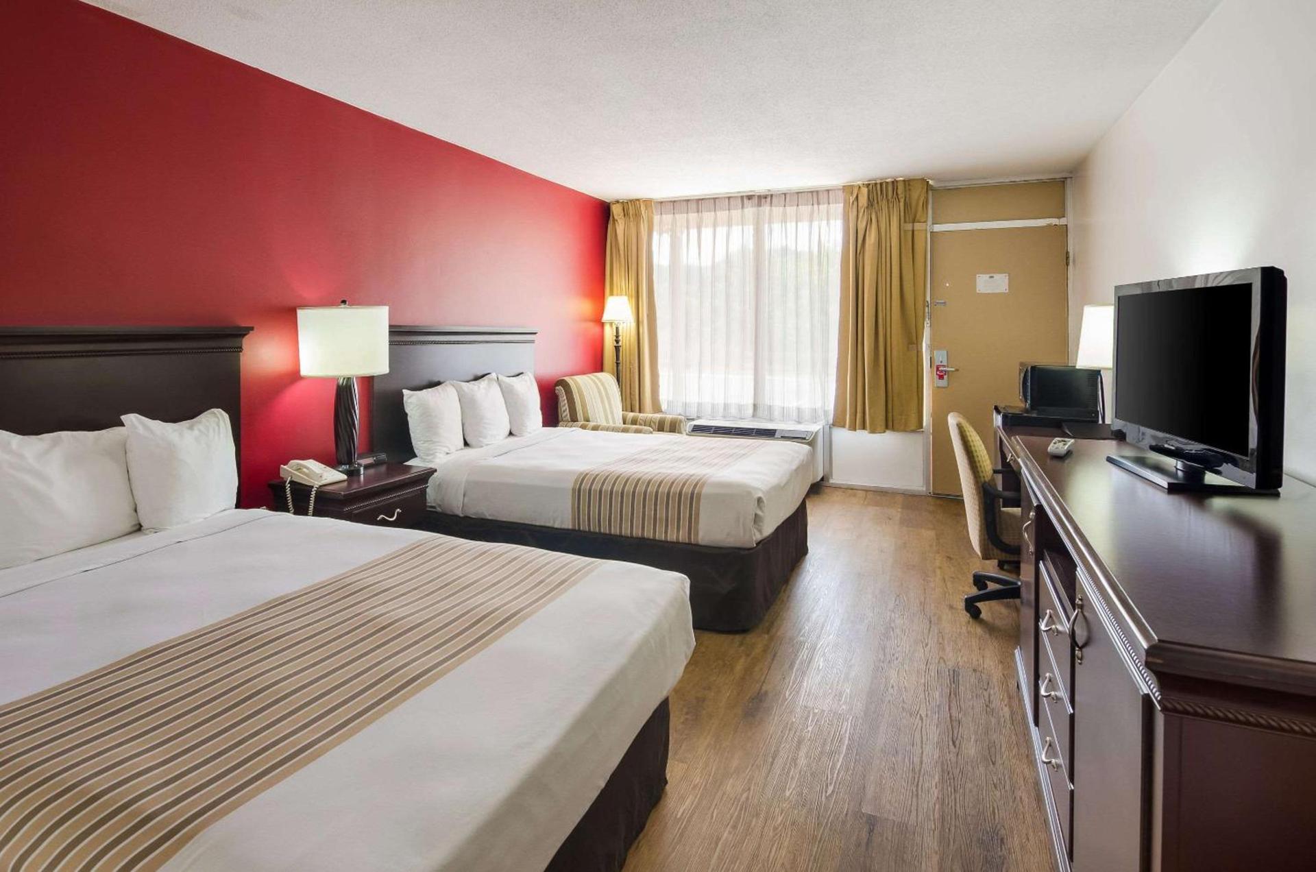Econo Lodge Marion I-81 photo 16