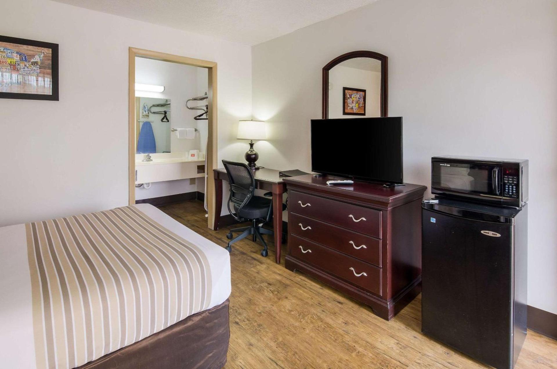 Econo Lodge Marion I-81 photo 21