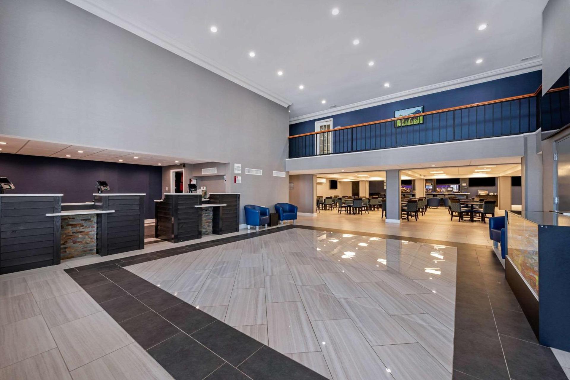 Clarion Hotel Conference Center Lexington North photo 2