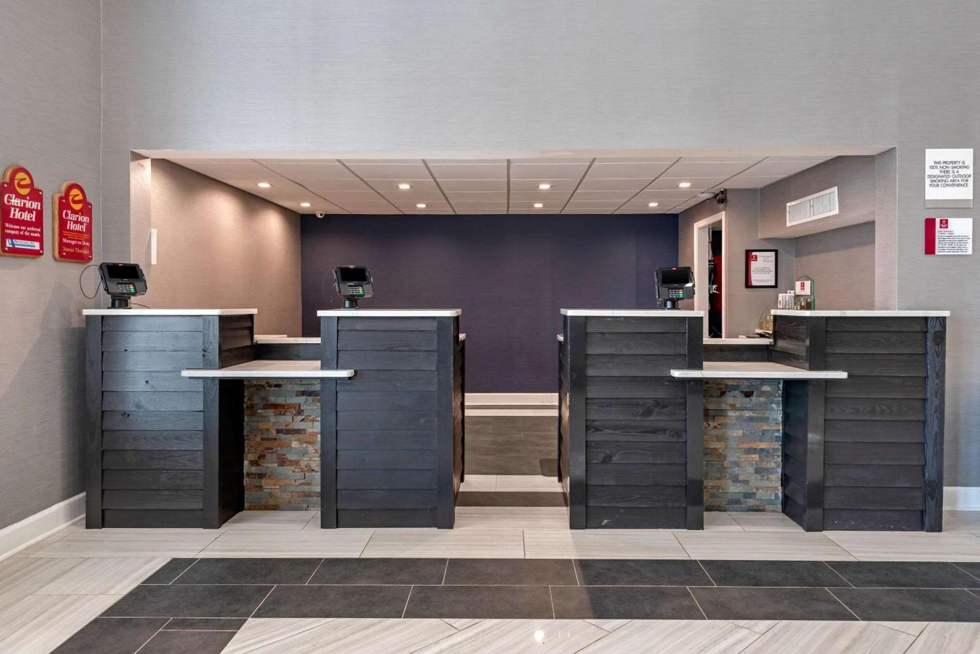 Clarion Hotel Conference Center Lexington North photo 3