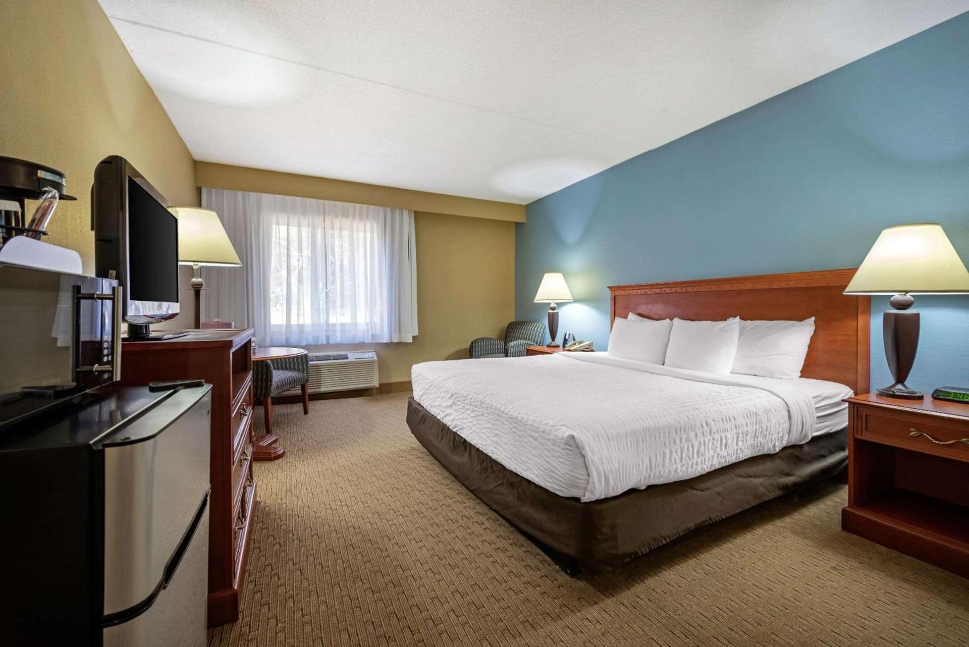 Clarion Hotel Conference Center Lexington North photo 7