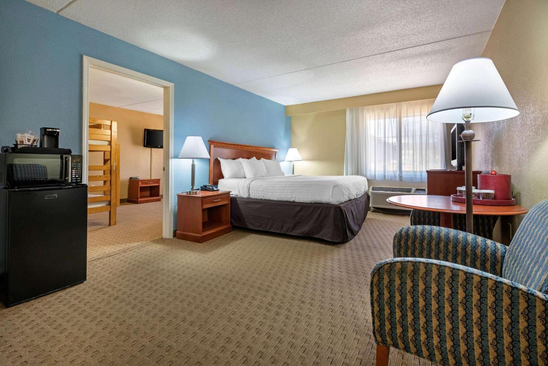 Clarion Hotel Conference Center Lexington North photo 12