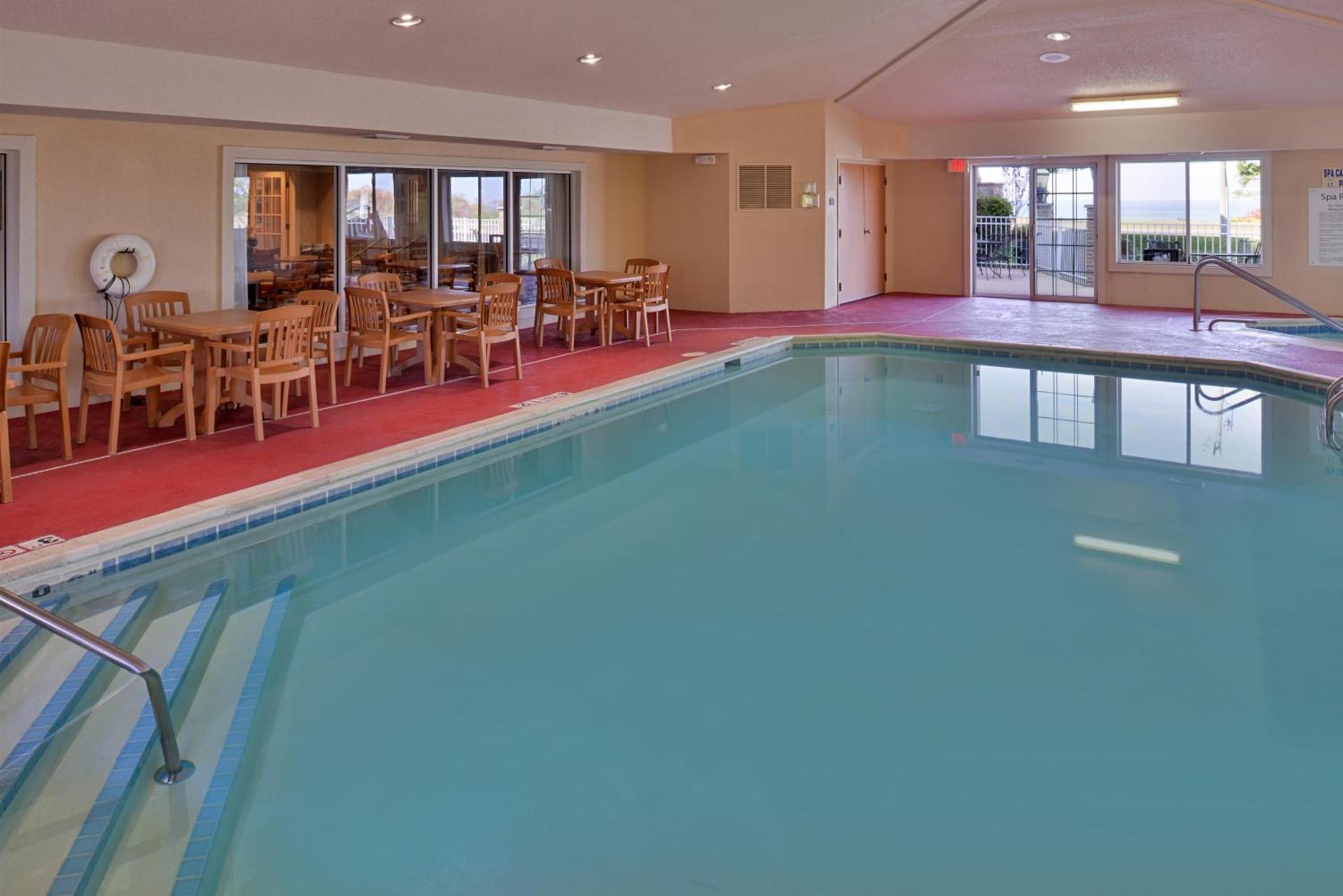 Holiday Inn Express Hotel & Suites-Saint Joseph by IHG photo 66