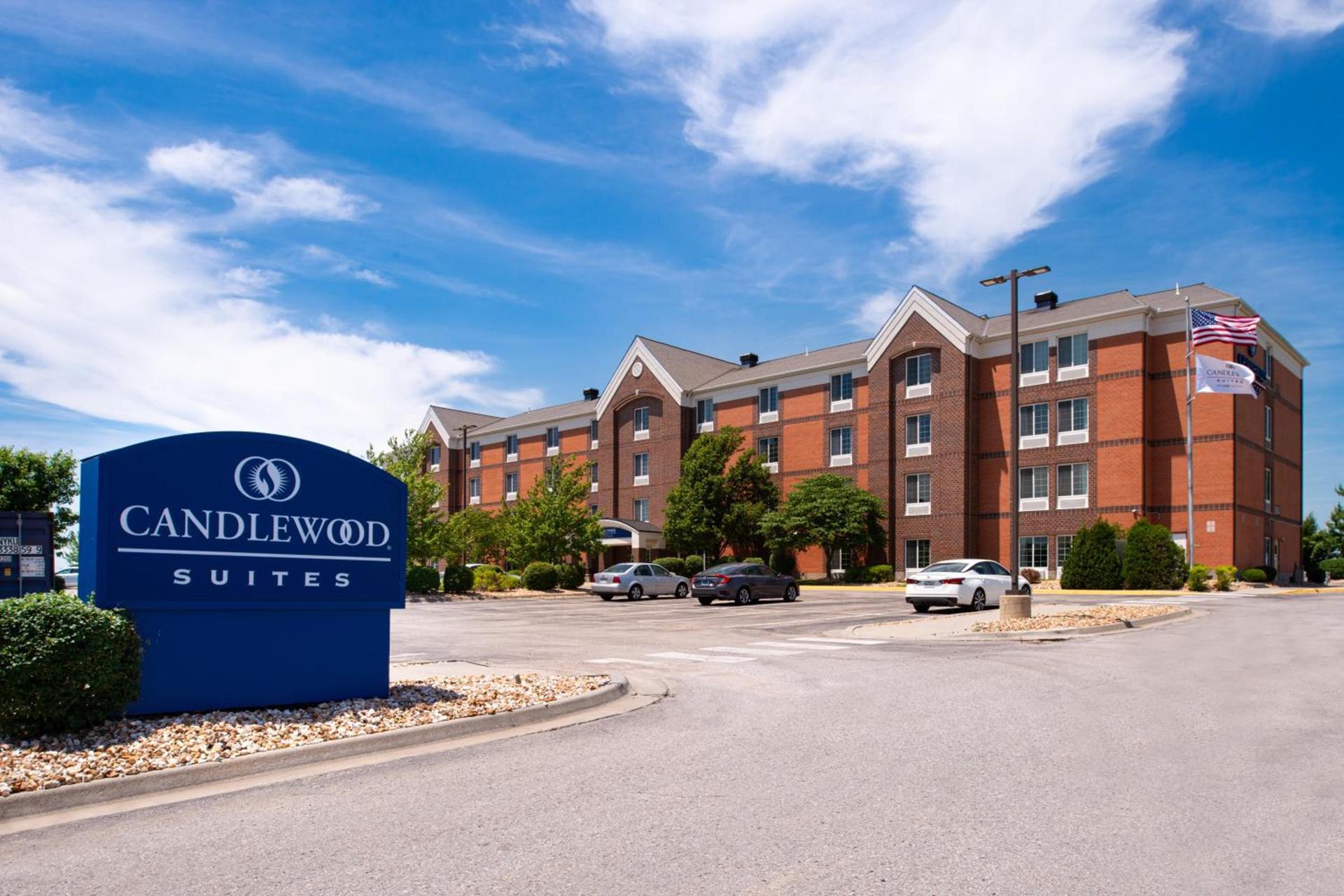 Candlewood Suites Olathe by IHG photo 18