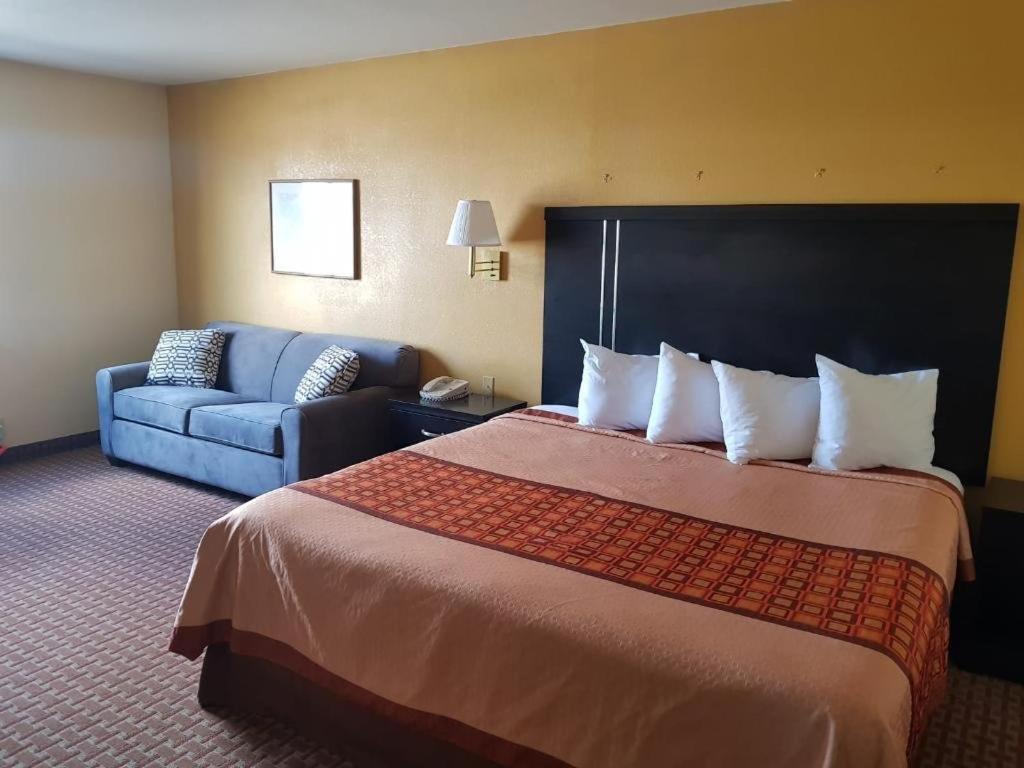 Rodeway Inn & Suites Blanding photo 25