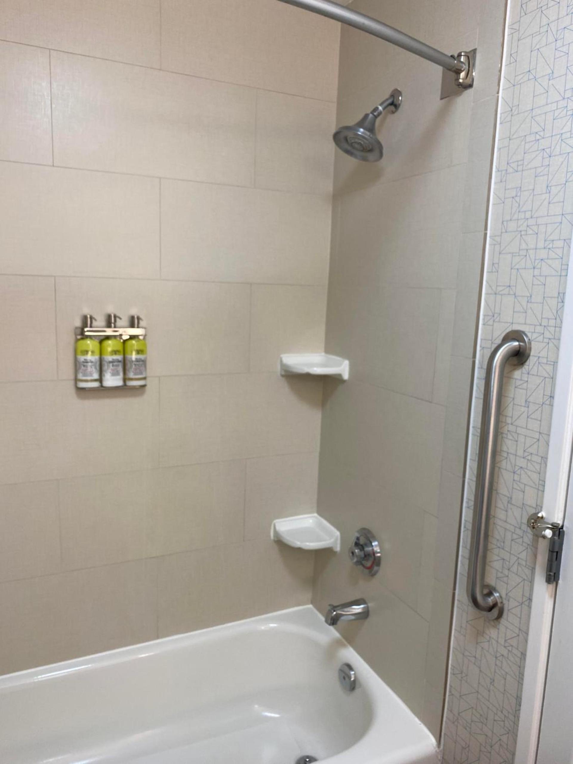 Holiday Inn Express & Suites Columbia-I-26 @ Harbison Blvd by IHG photo 9