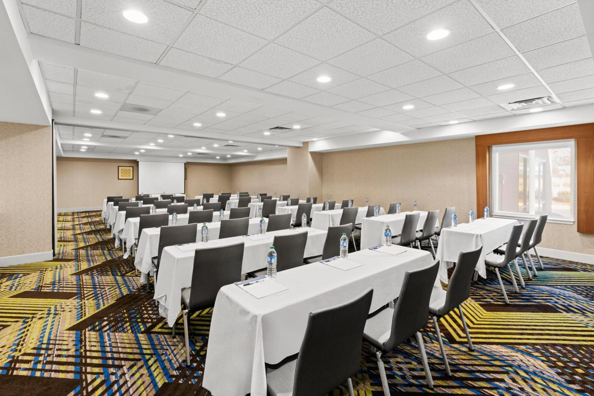 Holiday Inn Express and Suites Sumner by IHG photo 18