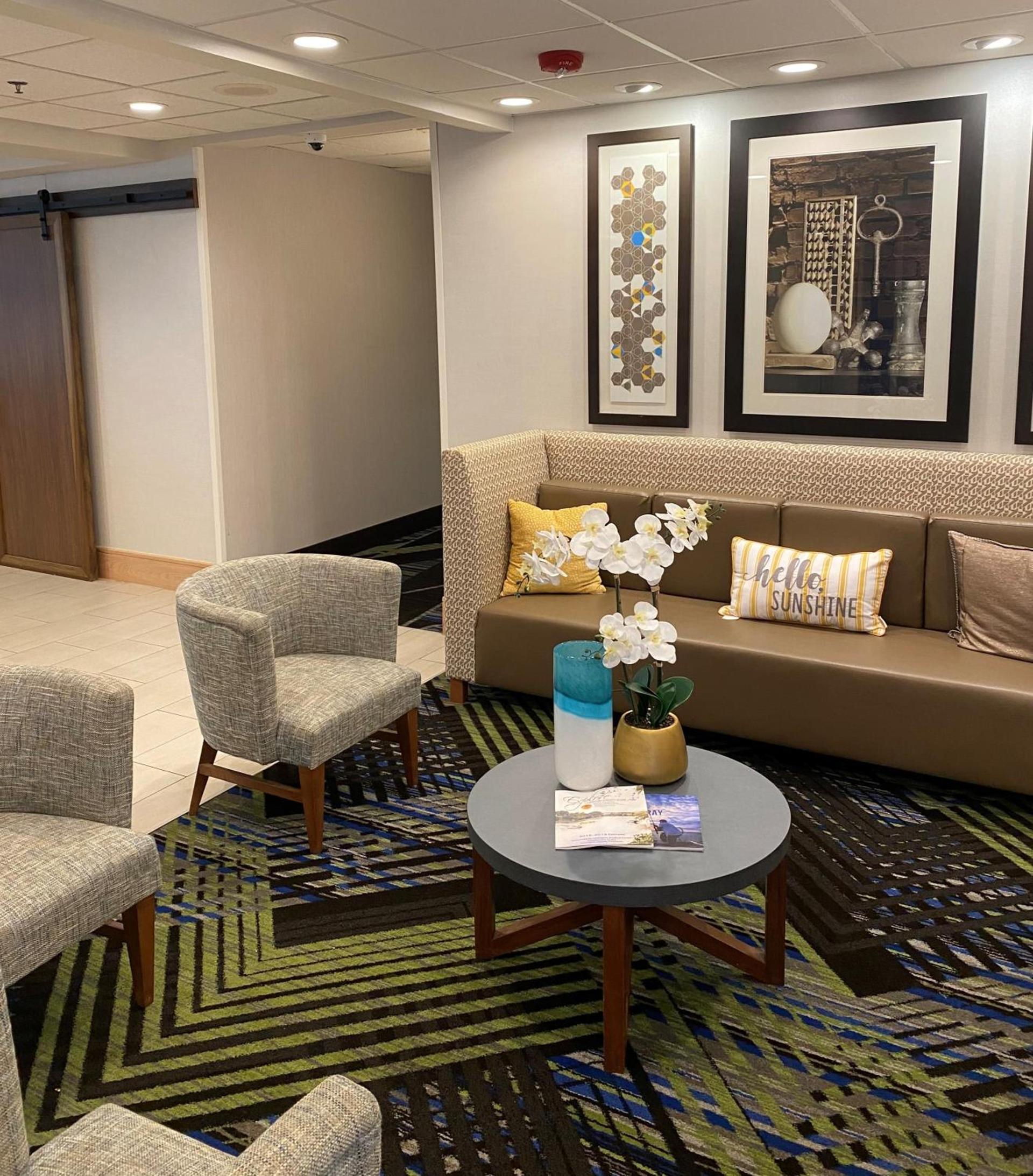 Holiday Inn Express & Suites Columbia-I-26 @ Harbison Blvd by IHG photo 4