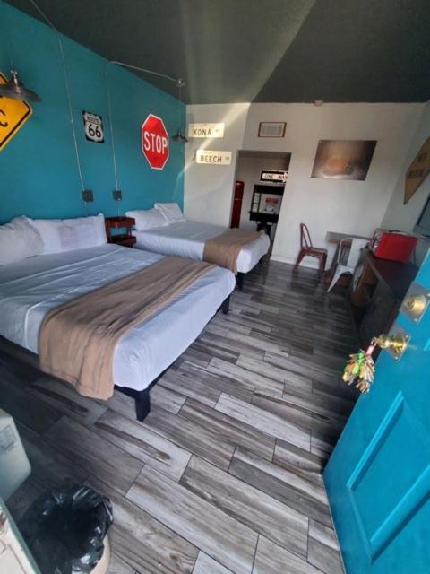 Desert Hills Motel photo 51