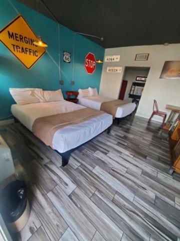 Desert Hills Motel photo 35