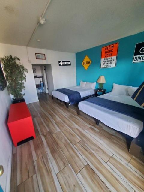 Desert Hills Motel photo 49