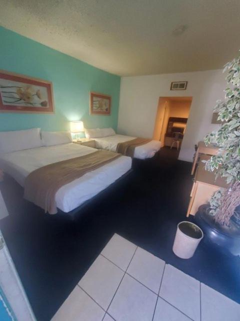 Desert Hills Motel photo 66
