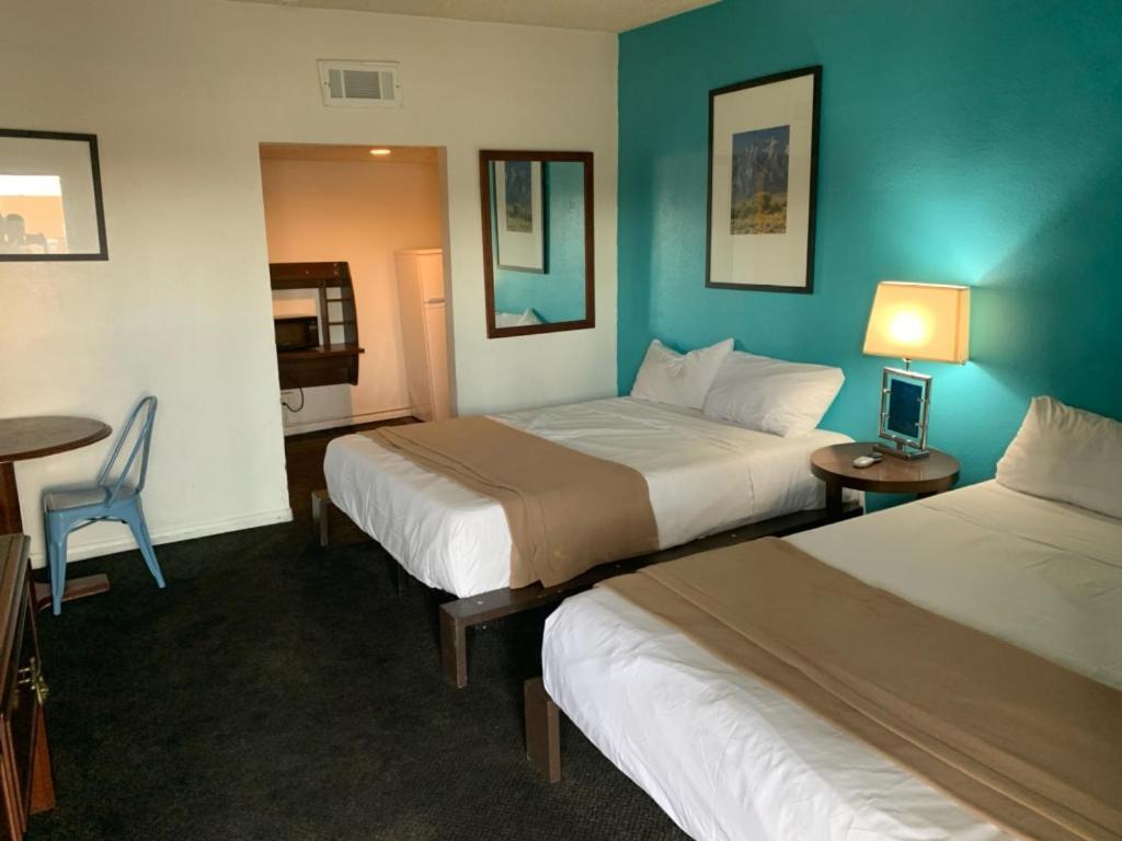 Desert Hills Motel photo 74