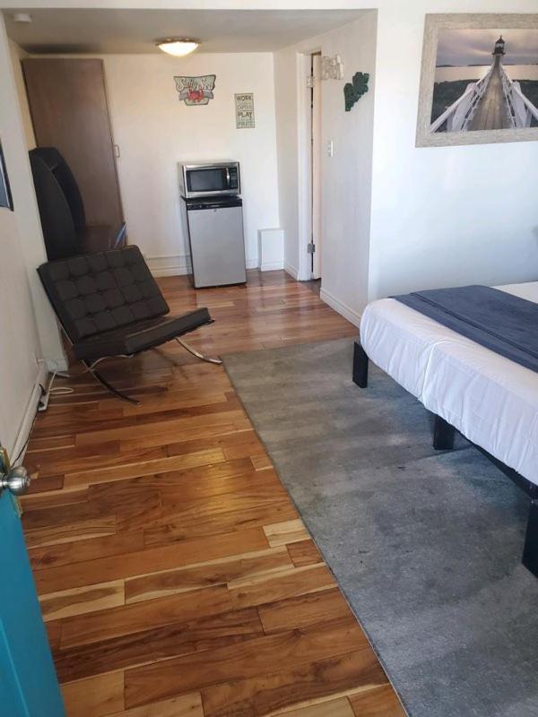 Desert Hills Motel photo 46