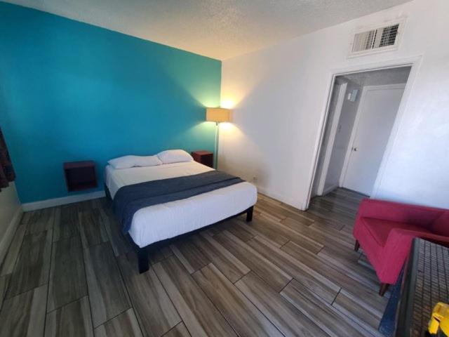 Desert Hills Motel photo 48