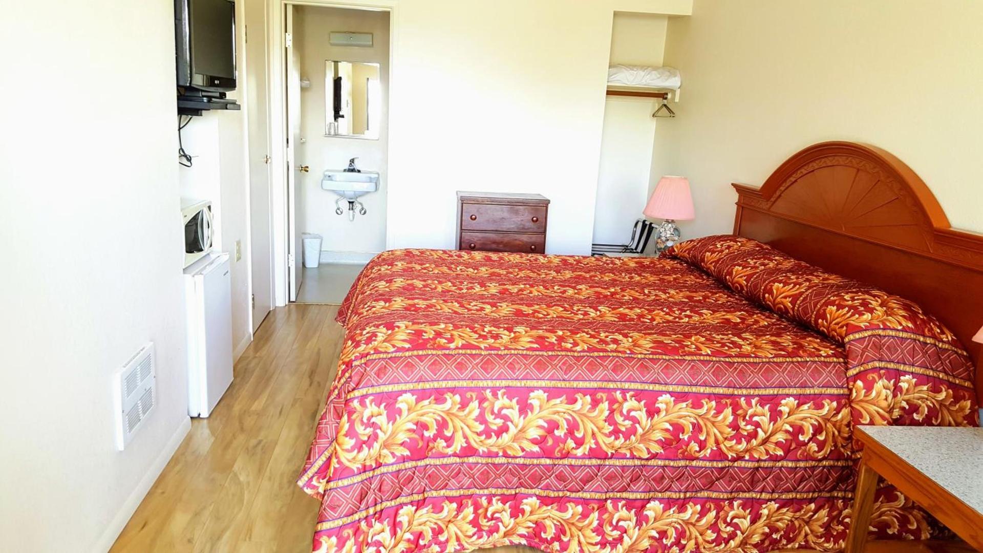 Winchester Bay Inn photo 25