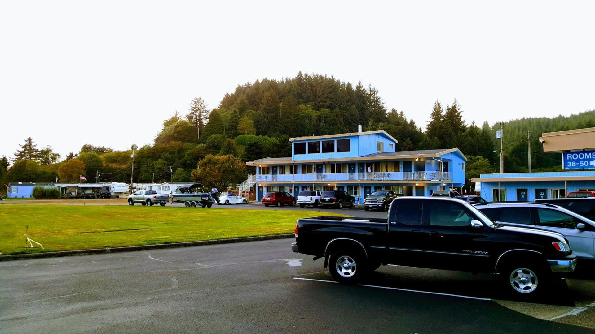 Winchester Bay Inn photo 18