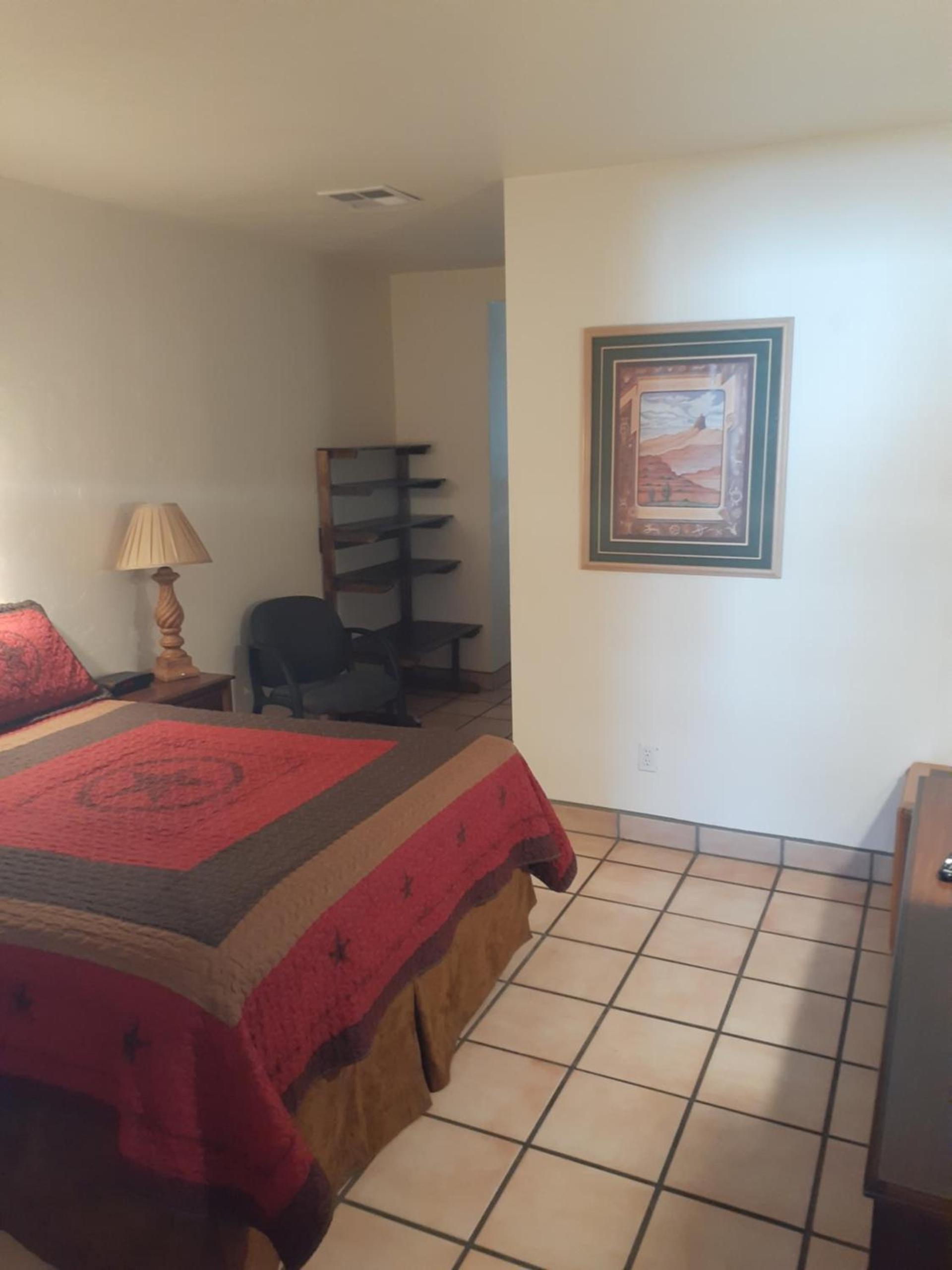 Stagecoach Suites photo 77