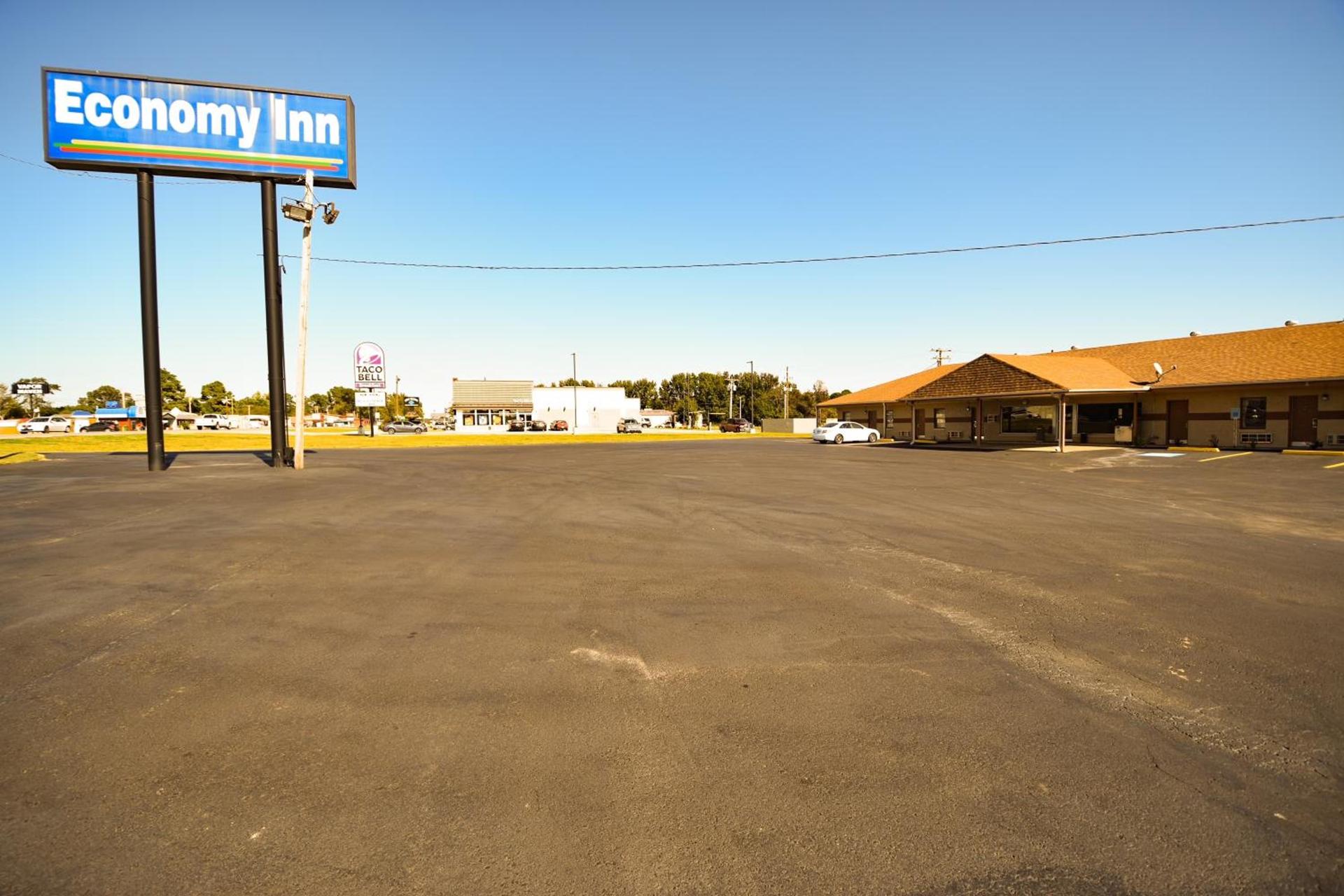 Economy Inn Beebe photo 28