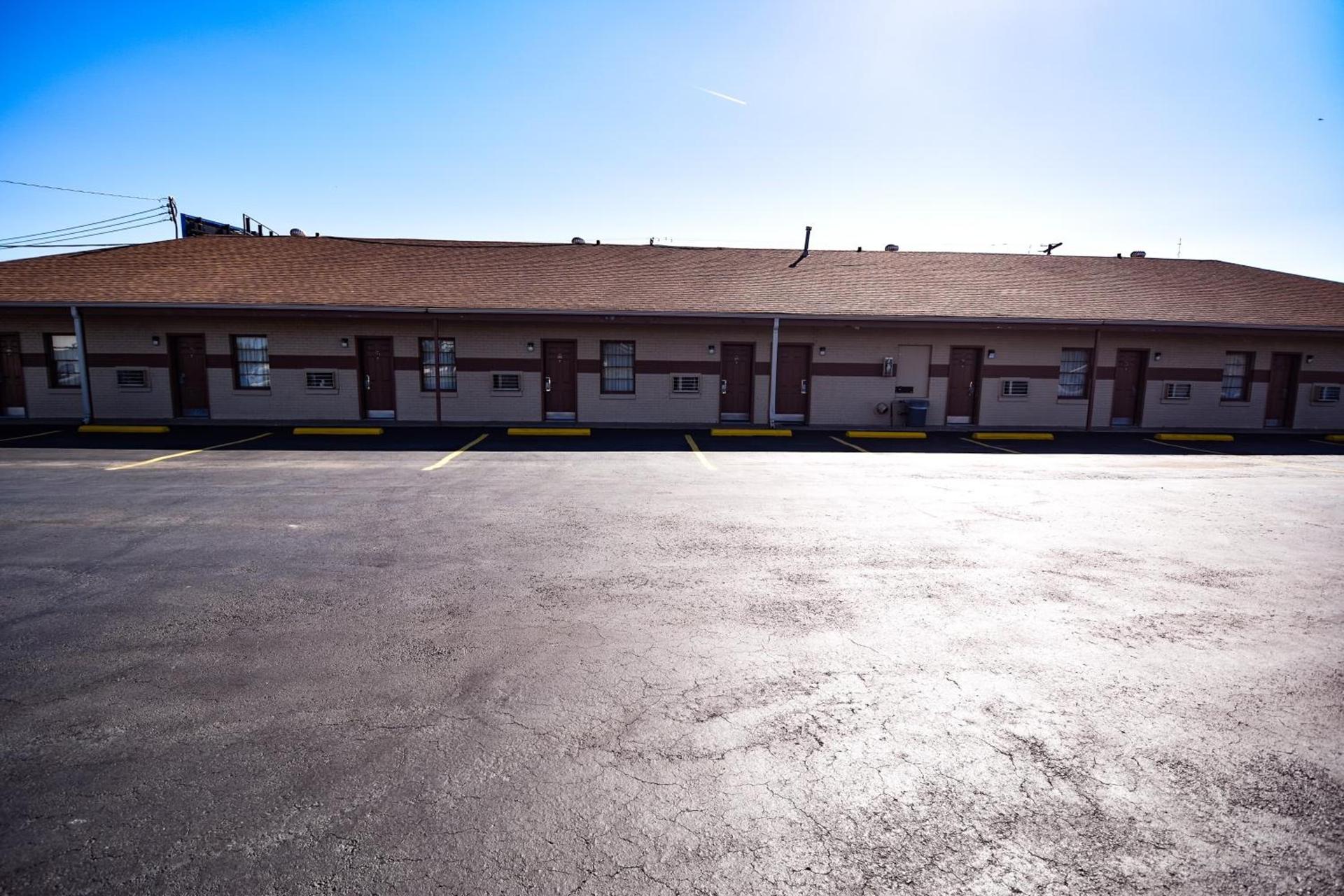 Economy Inn Beebe photo 27