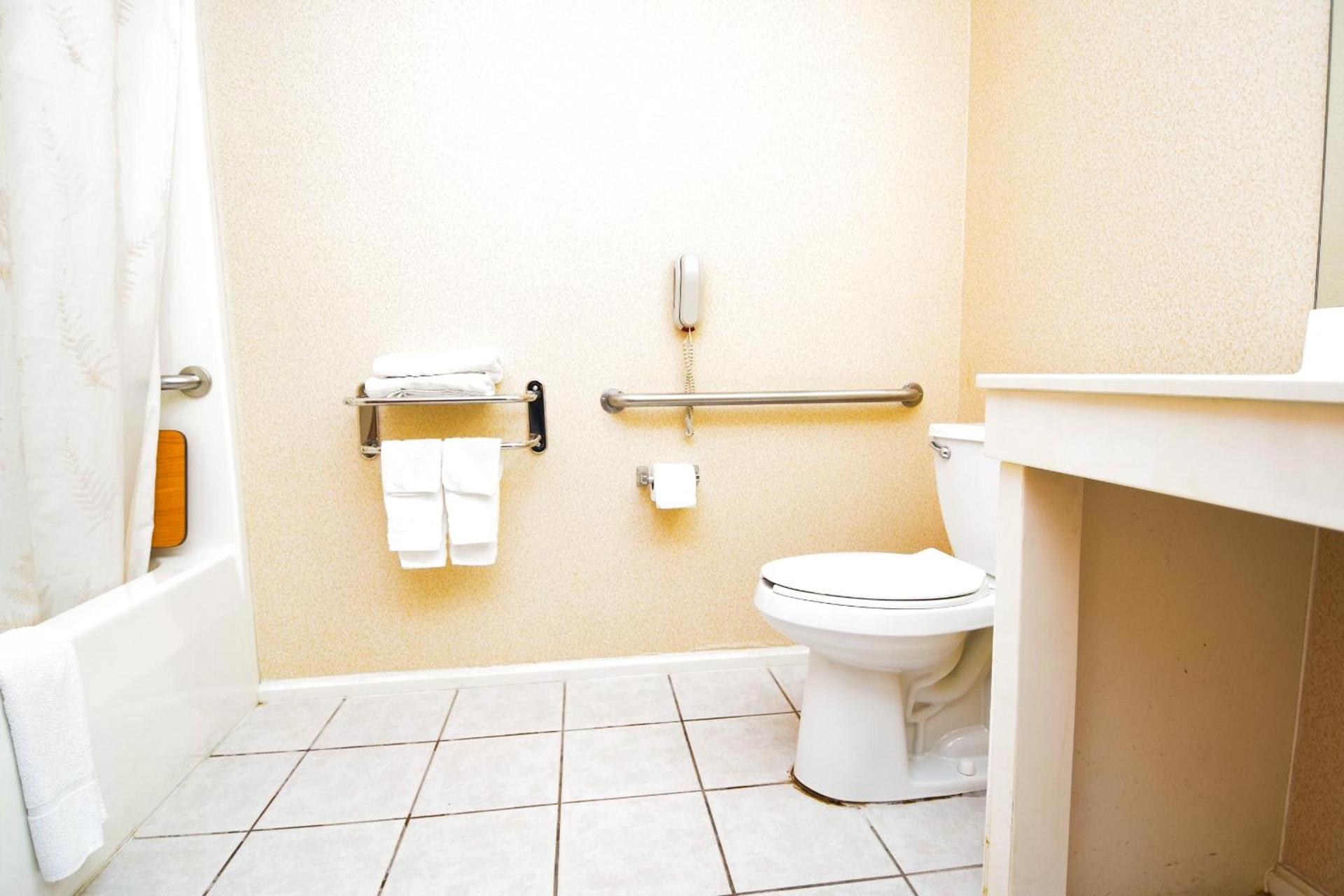 Economy Inn Beebe photo 6