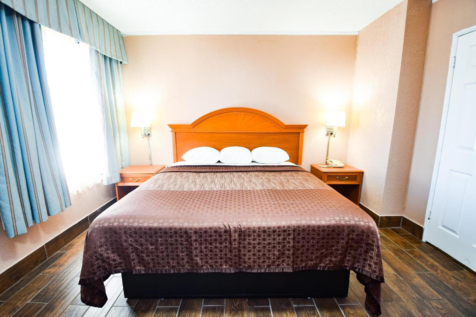 Economy Inn Beebe photo 11
