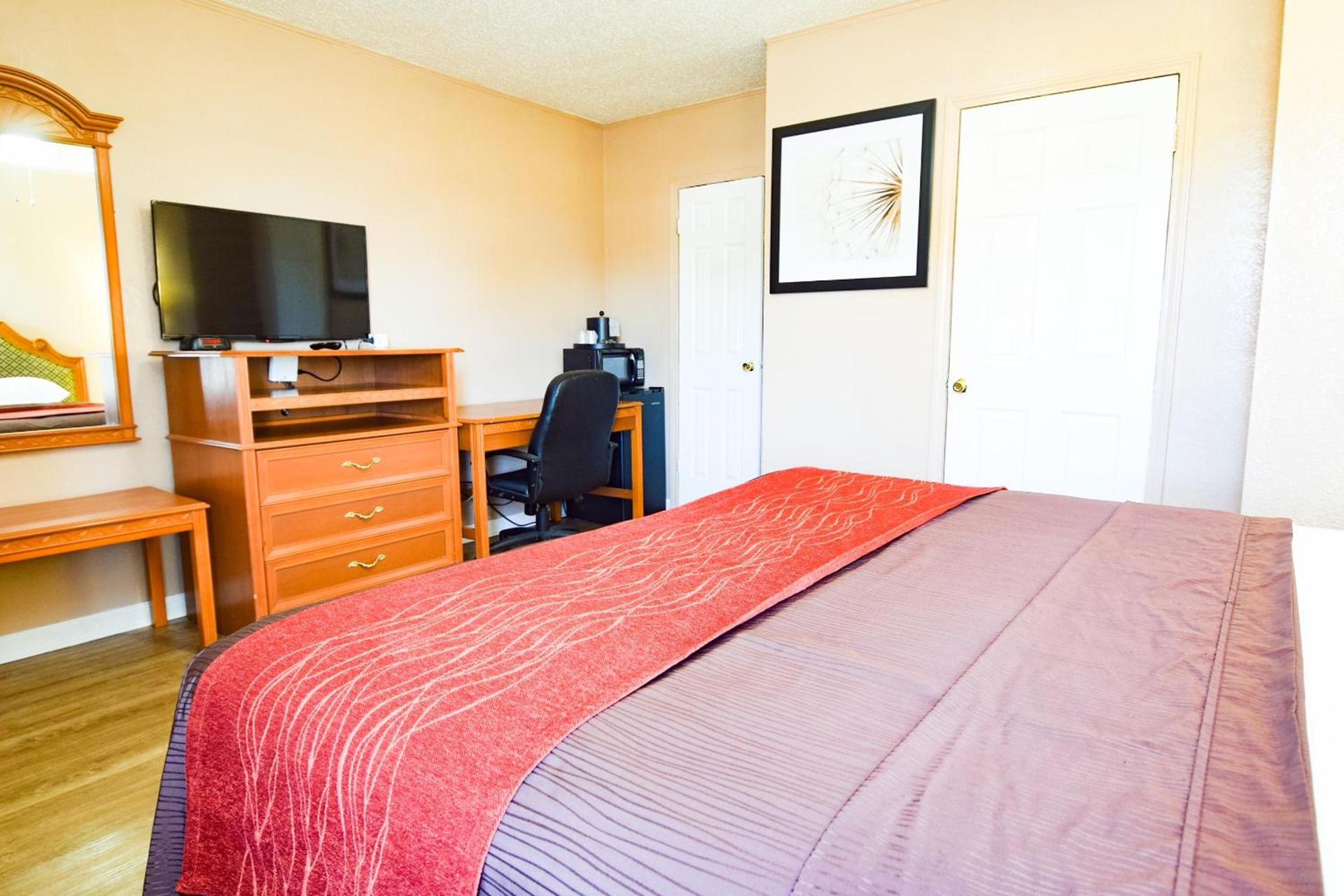 Economy Inn Beebe photo 18