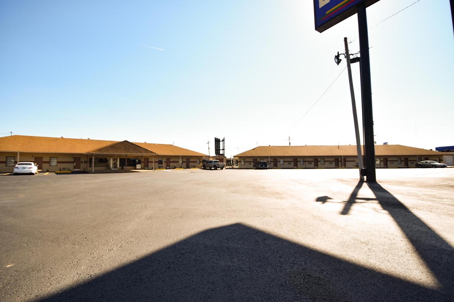 Economy Inn Beebe photo 29