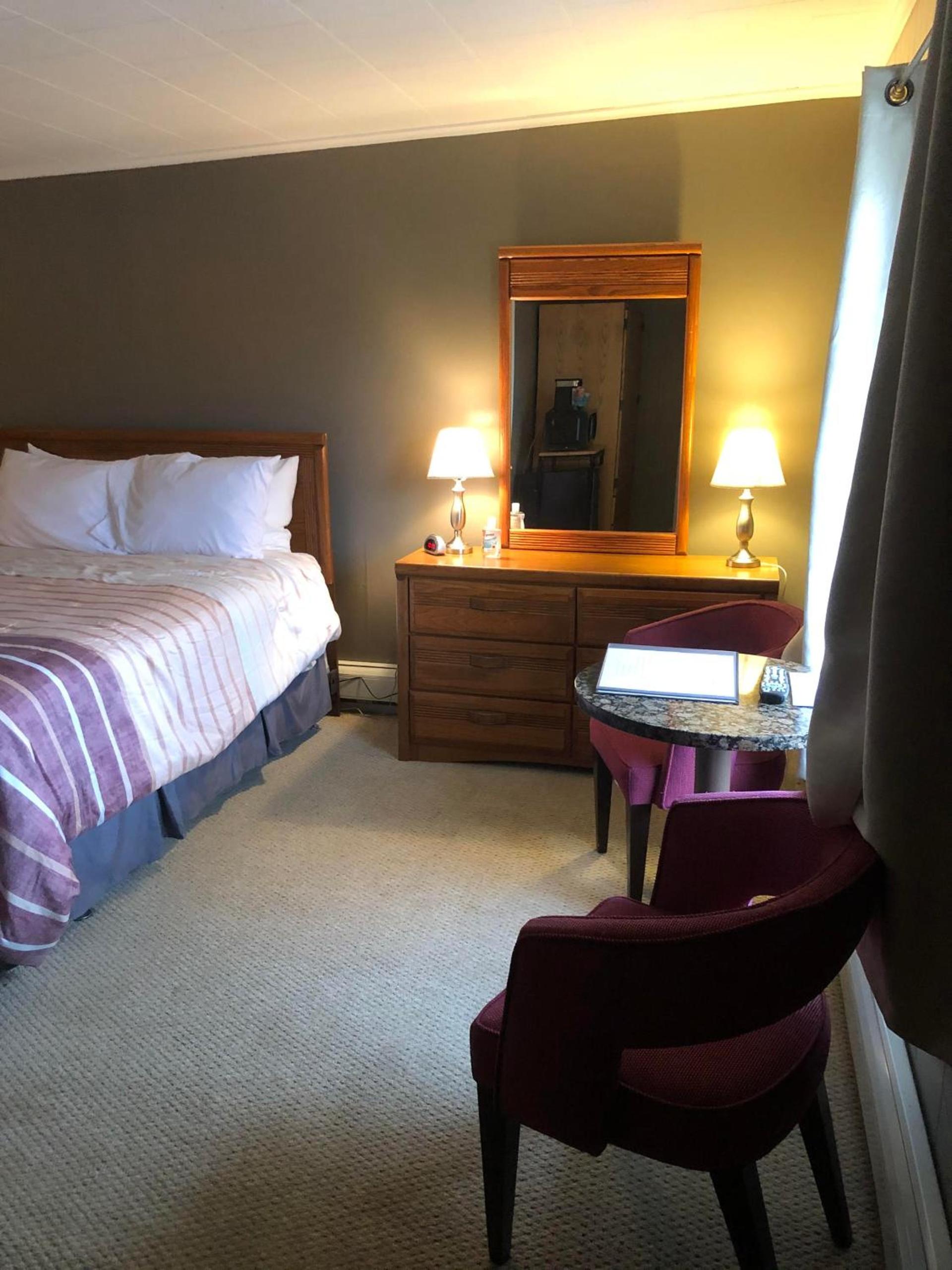 Oakes Oramel Inn photo 19