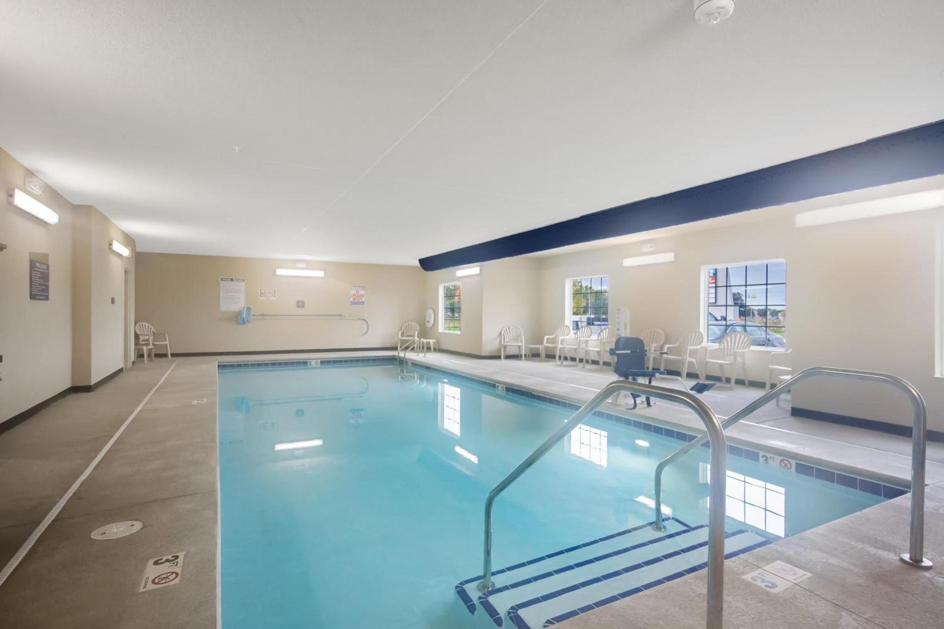 Cobblestone Hotel & Suites - Austin photo 64