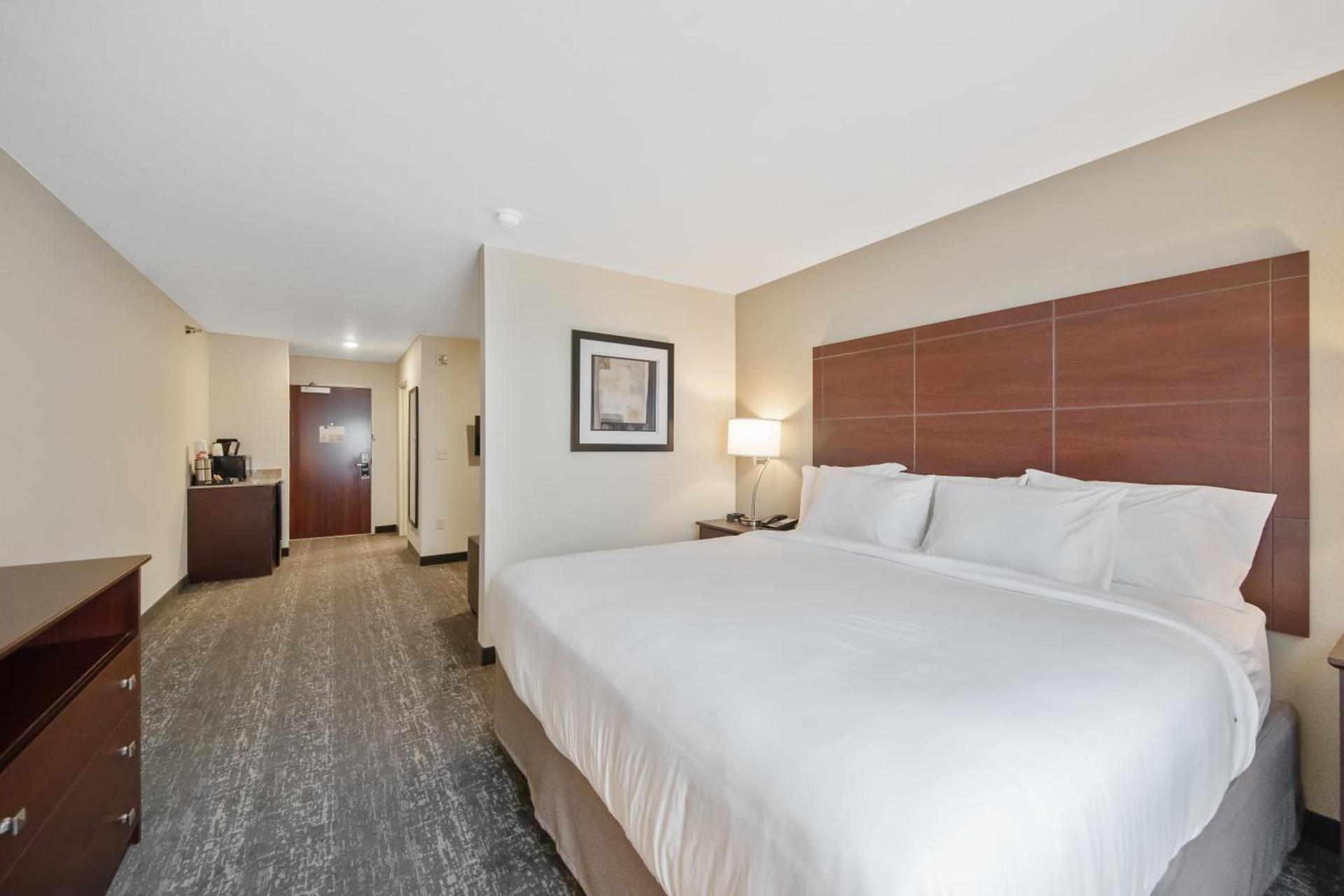 Cobblestone Hotel & Suites - Austin photo 22