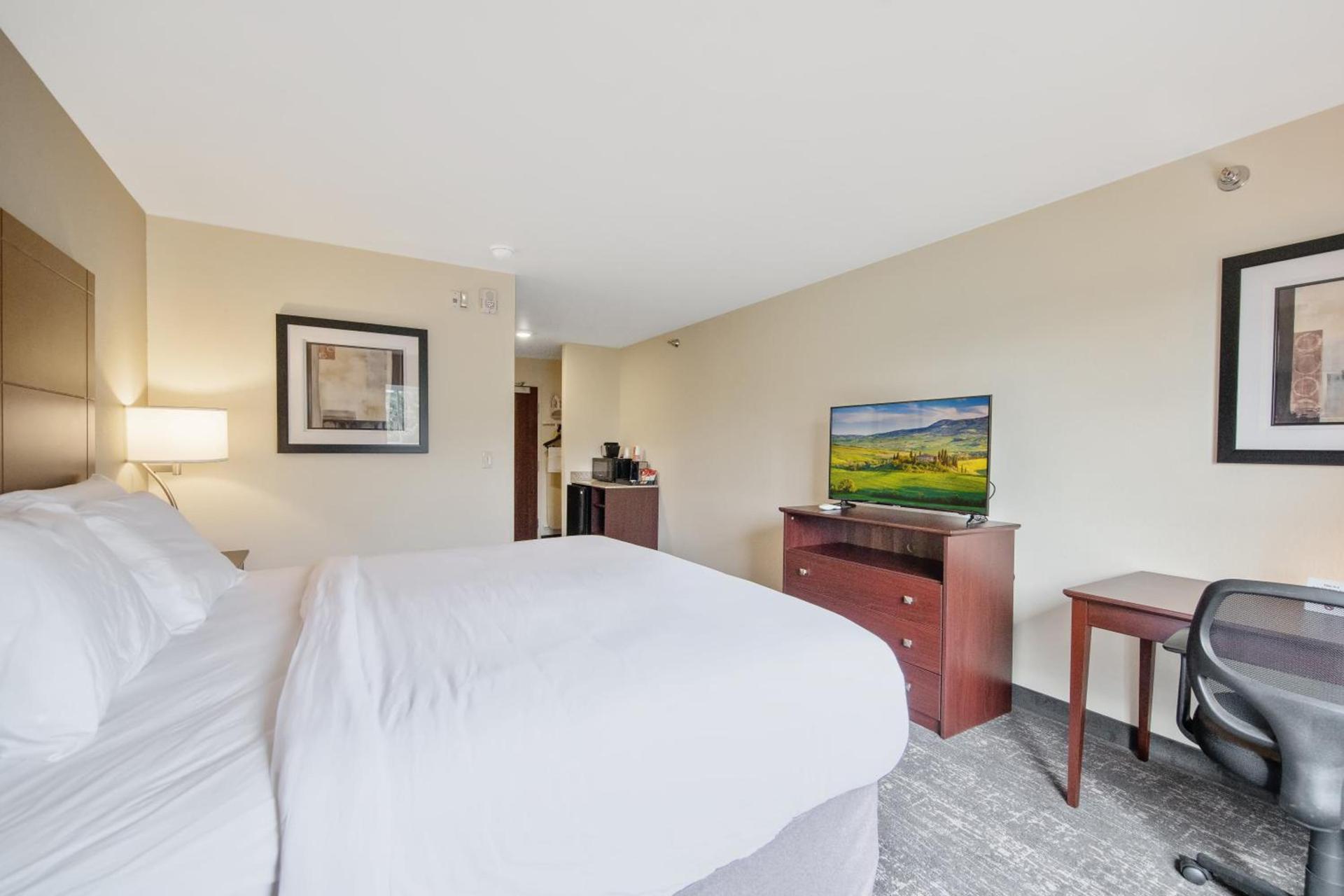 Cobblestone Hotel & Suites - Austin photo 21