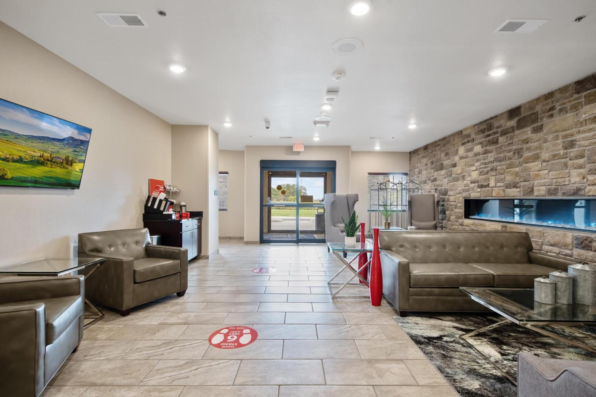Cobblestone Hotel & Suites - Austin photo 12
