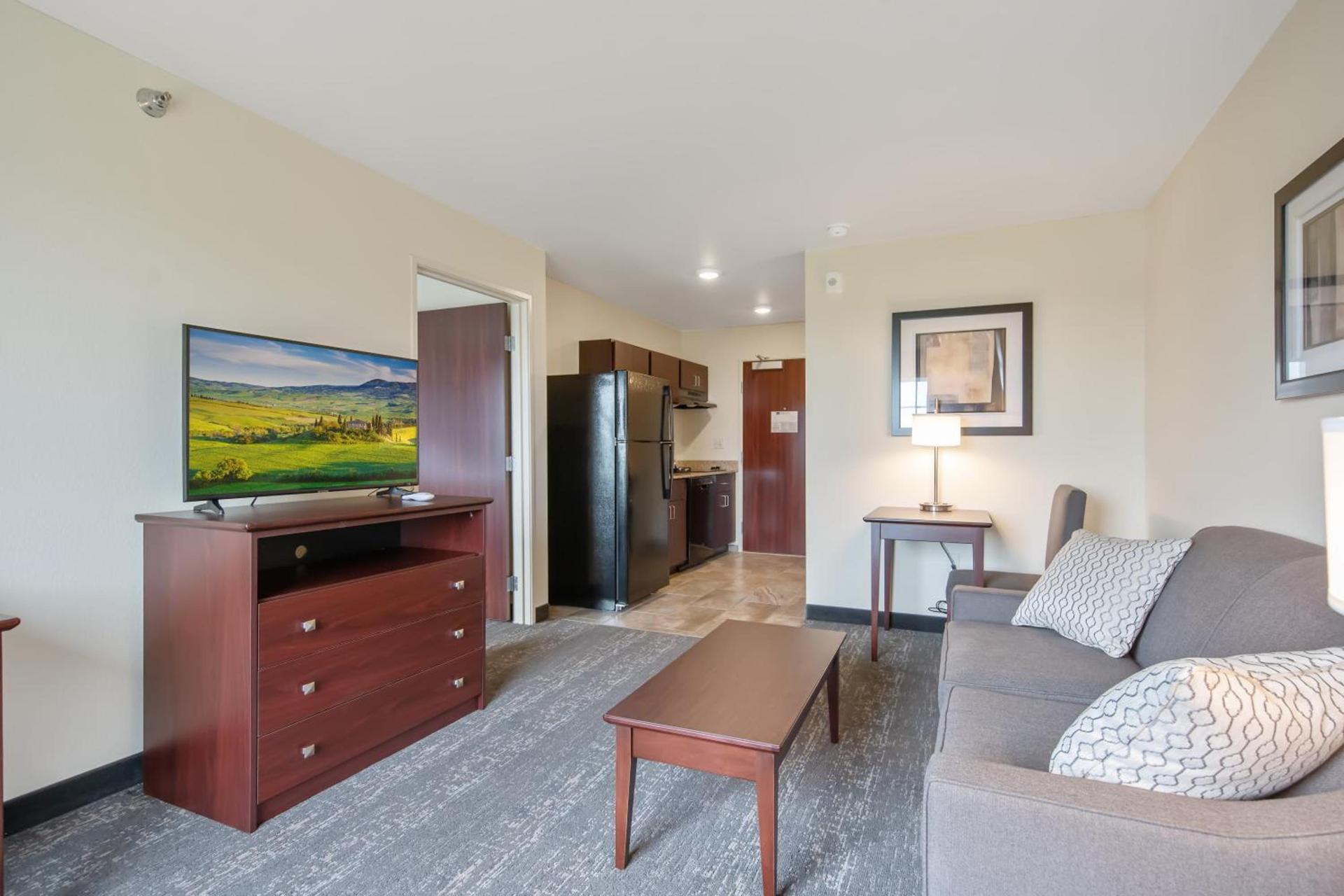 Cobblestone Hotel & Suites - Austin photo 5