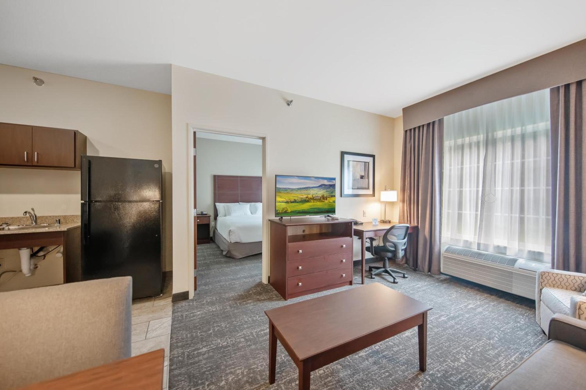 Cobblestone Hotel & Suites - Austin photo 10