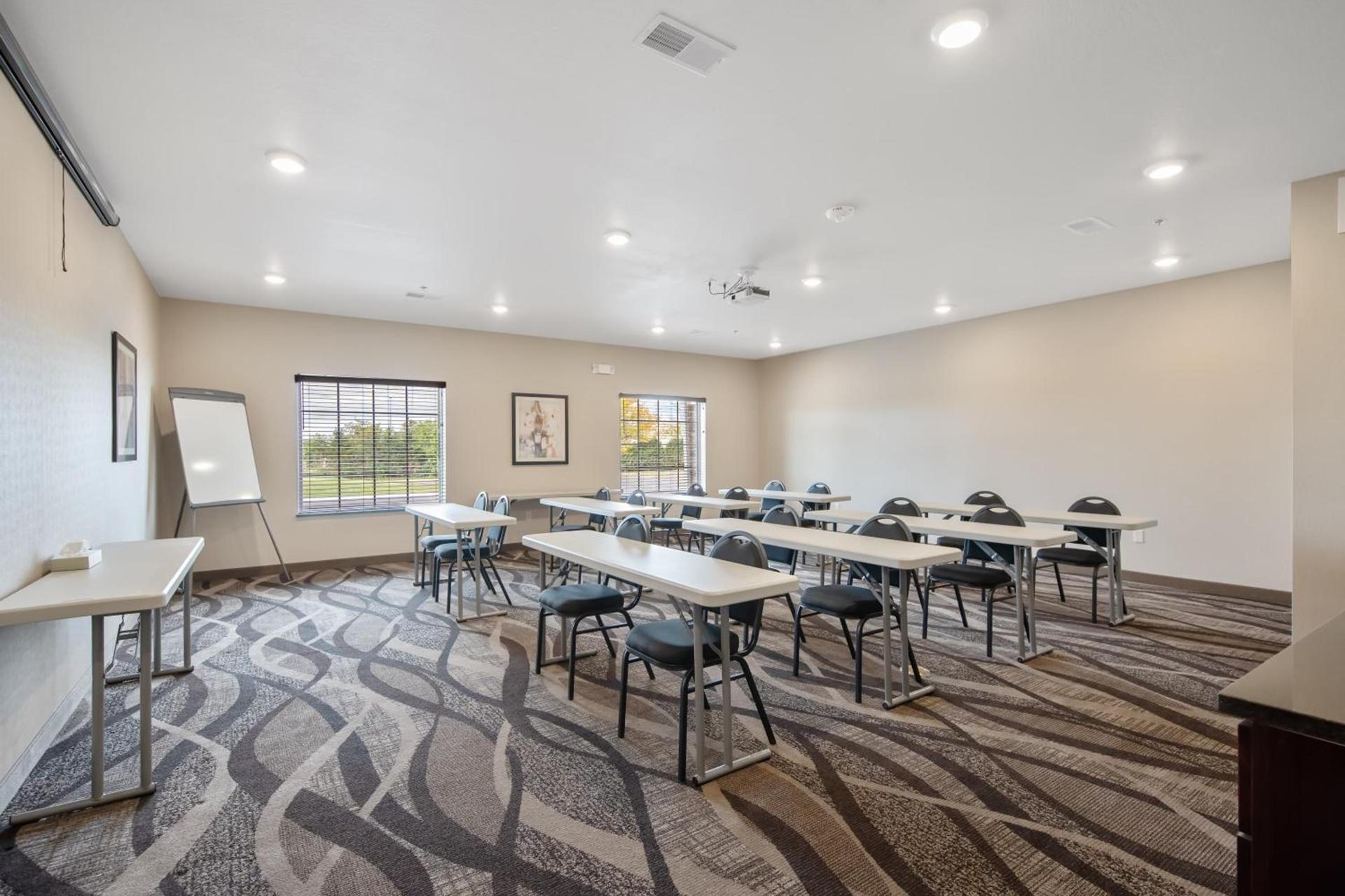 Cobblestone Hotel & Suites - Austin photo 25