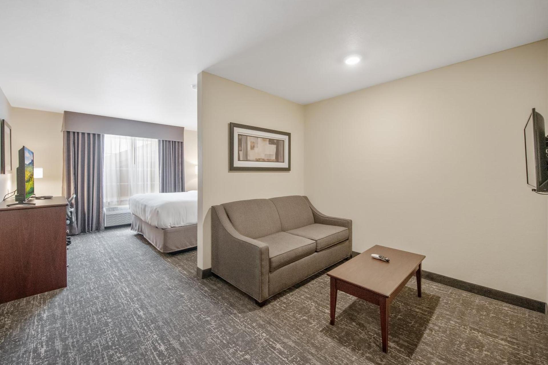 Cobblestone Hotel & Suites - Austin photo 34