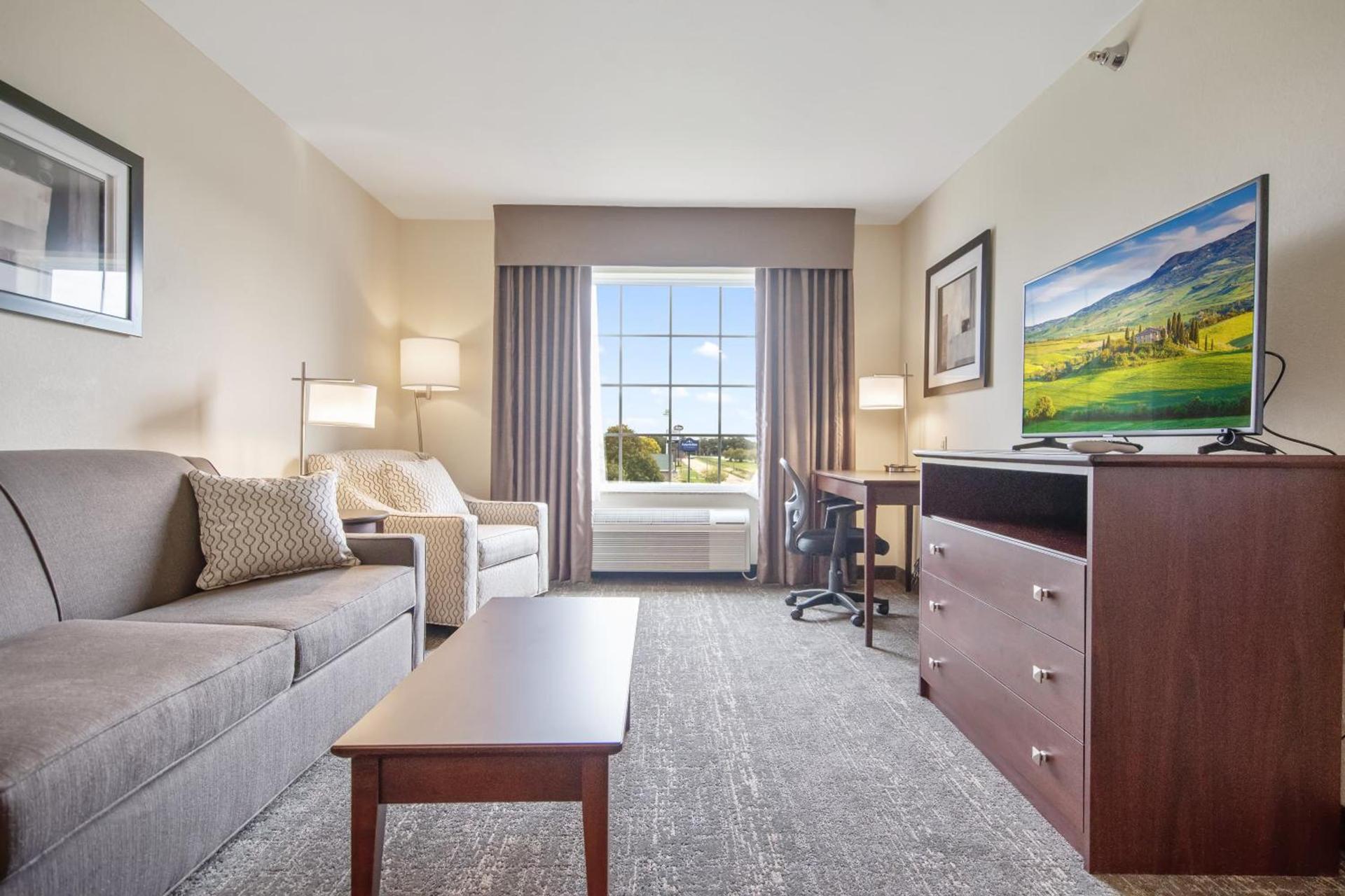 Cobblestone Hotel & Suites - Austin photo 41
