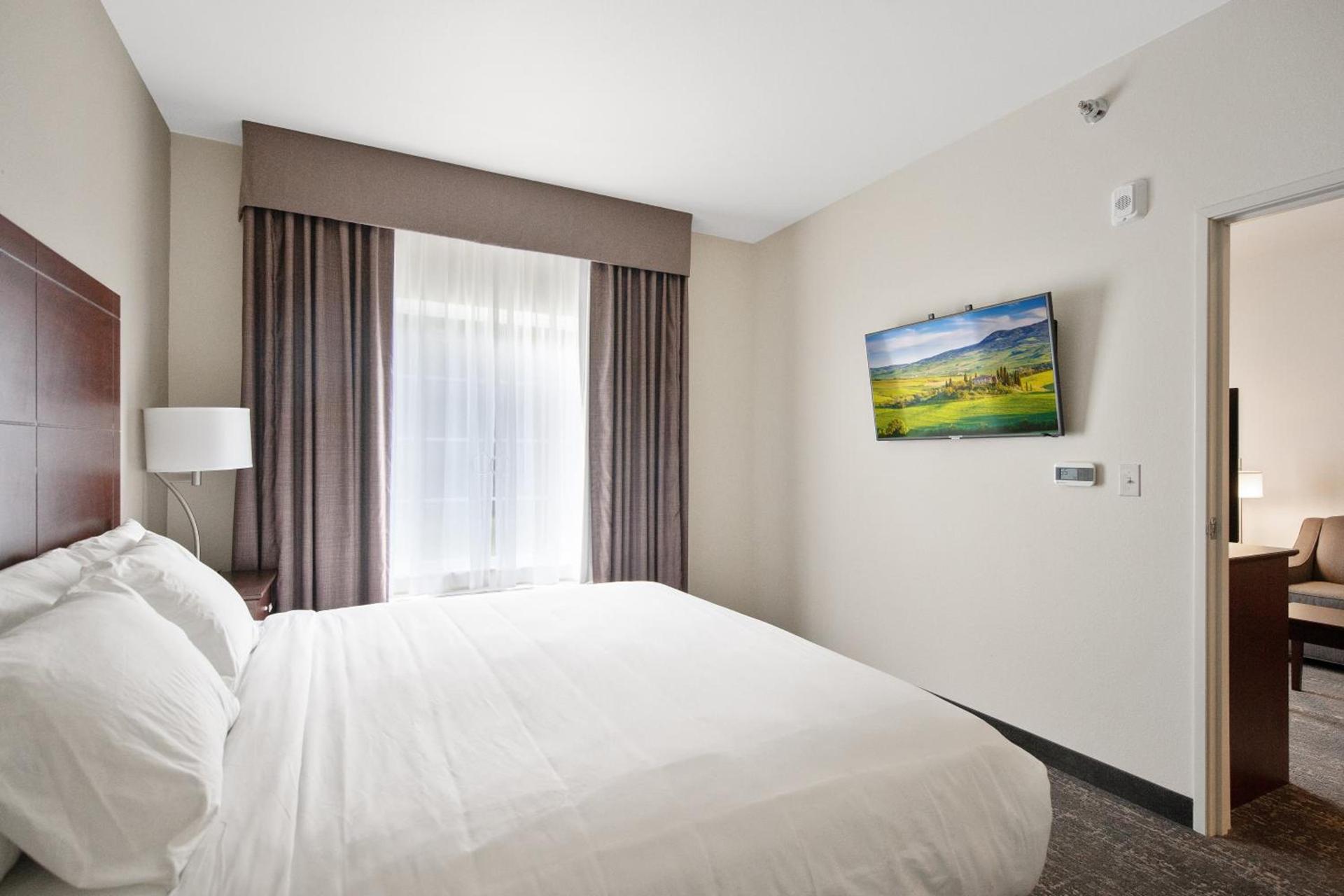 Cobblestone Hotel & Suites - Austin photo 47