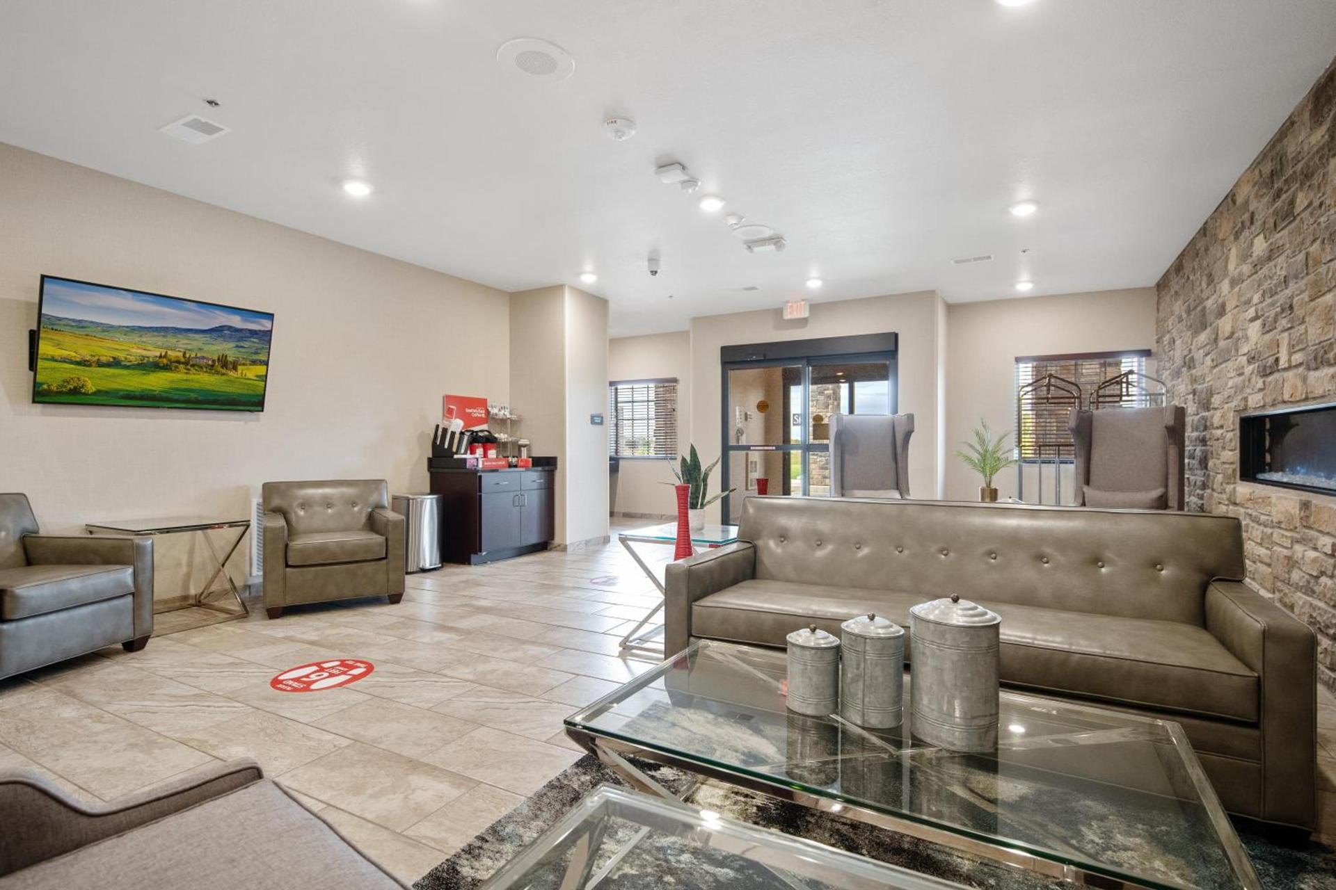 Cobblestone Hotel & Suites - Austin photo 45