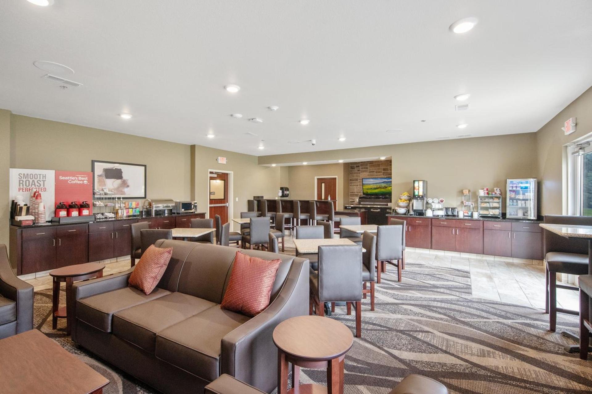 Cobblestone Hotel & Suites - Austin photo 53