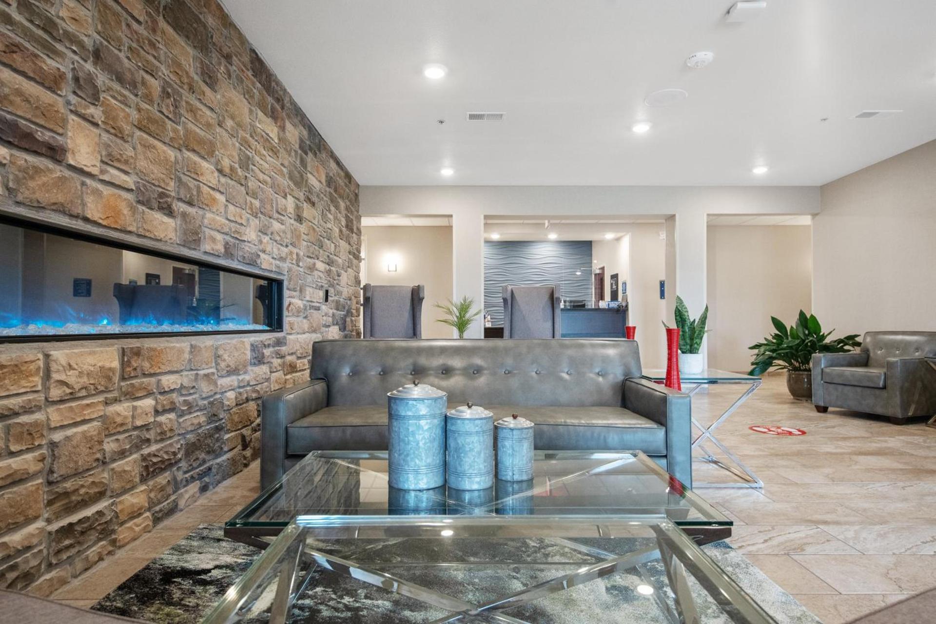 Cobblestone Hotel & Suites - Austin photo 58