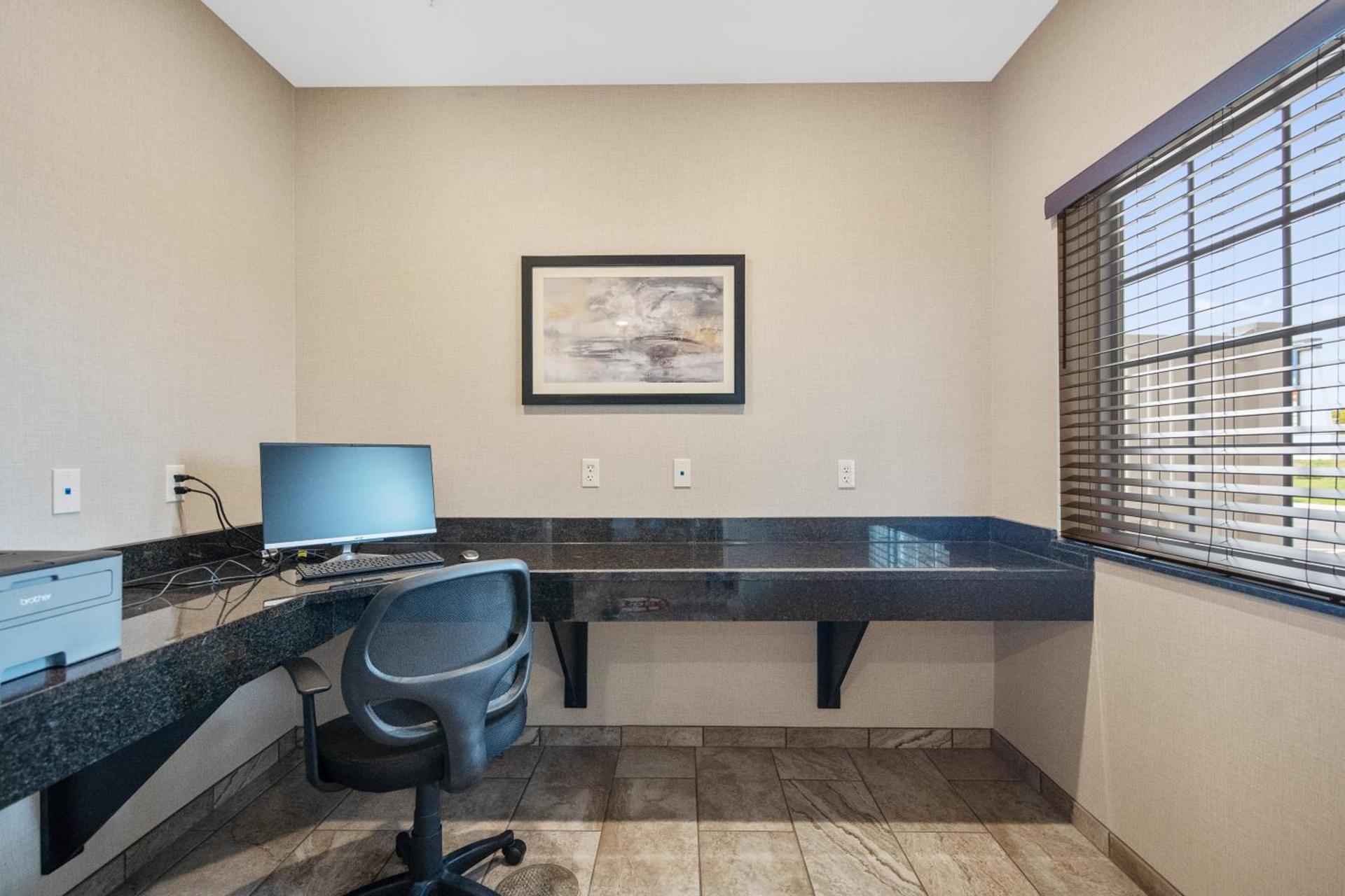 Cobblestone Hotel & Suites - Austin photo 62