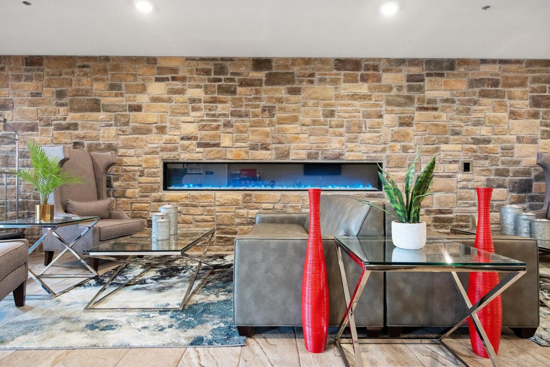 Cobblestone Hotel & Suites - Austin photo 66
