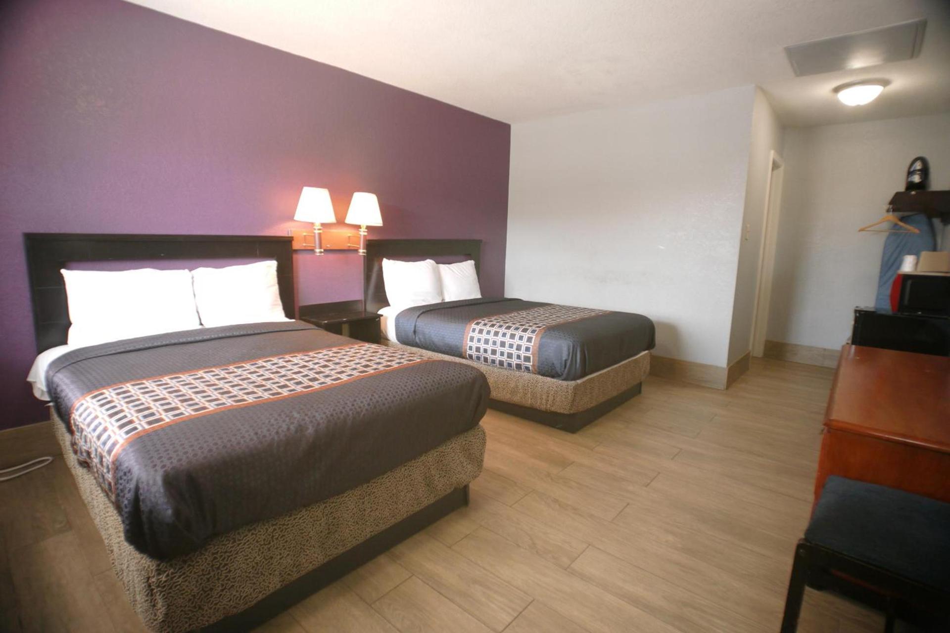 Texas Inn McAllen Airport photo 18