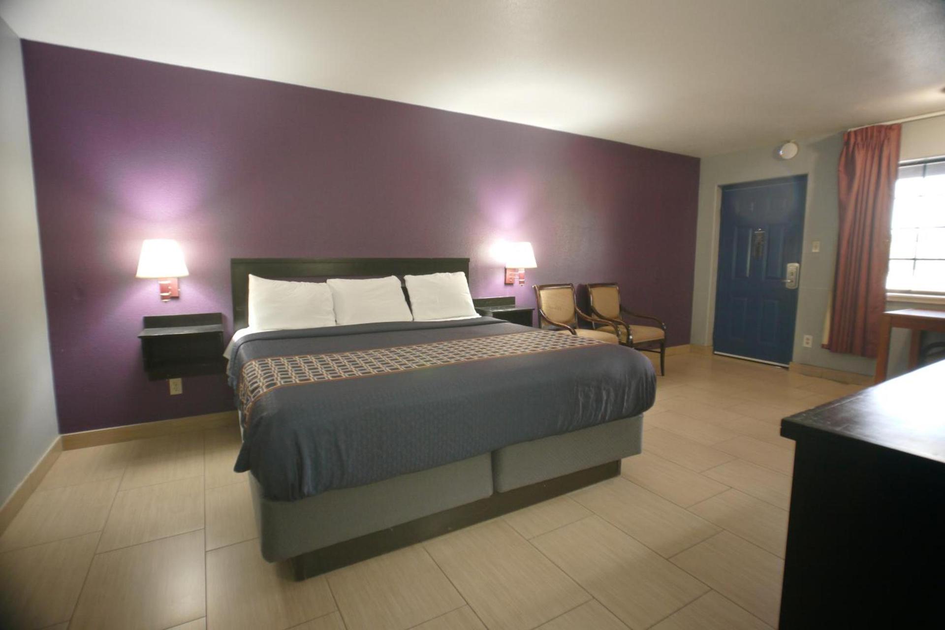 Texas Inn McAllen Airport photo 28